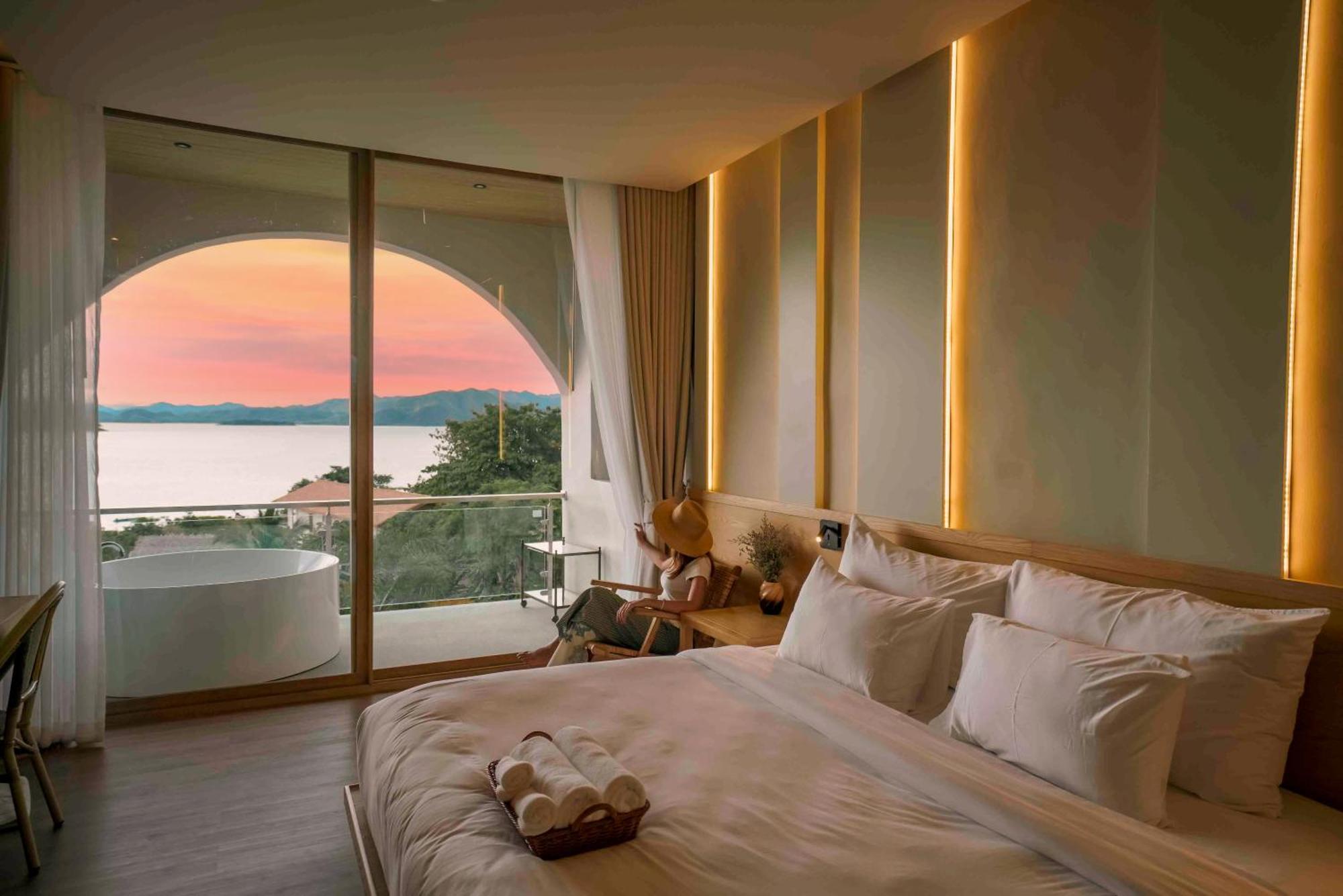 Le La Lake Resort And Spa Kaeng Kachan Bagian luar foto
