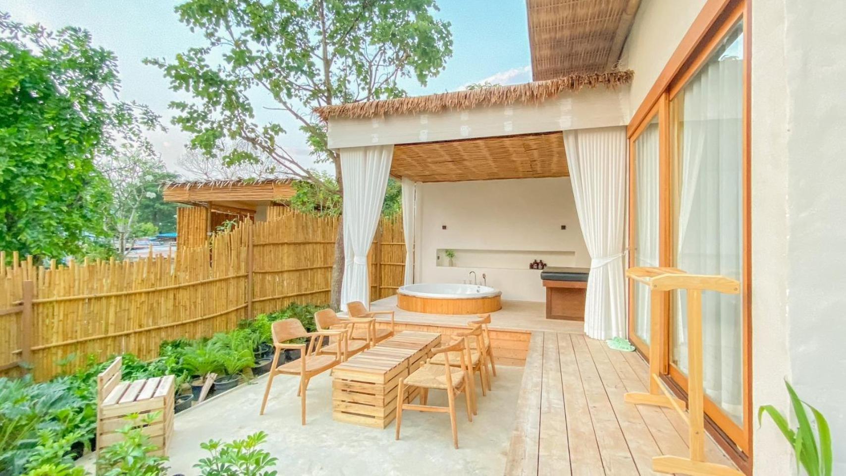 Le La Lake Resort And Spa Kaeng Kachan Bagian luar foto