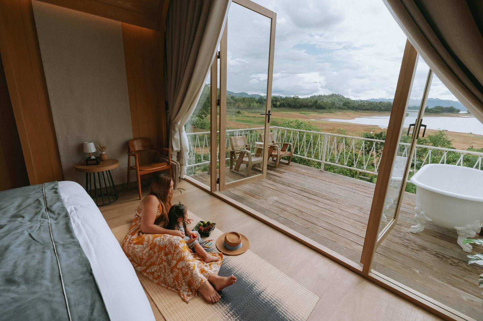 Le La Lake Resort And Spa Kaeng Kachan Bagian luar foto