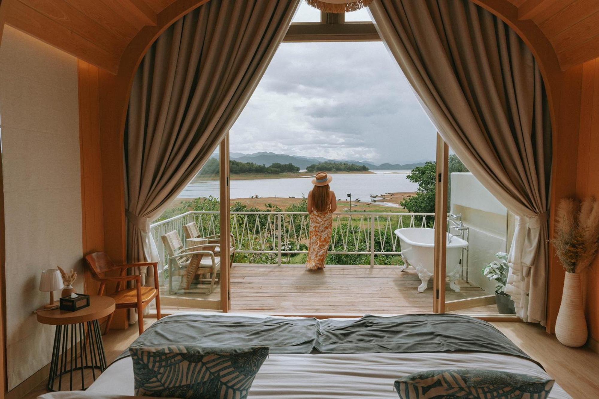 Le La Lake Resort And Spa Kaeng Kachan Bagian luar foto