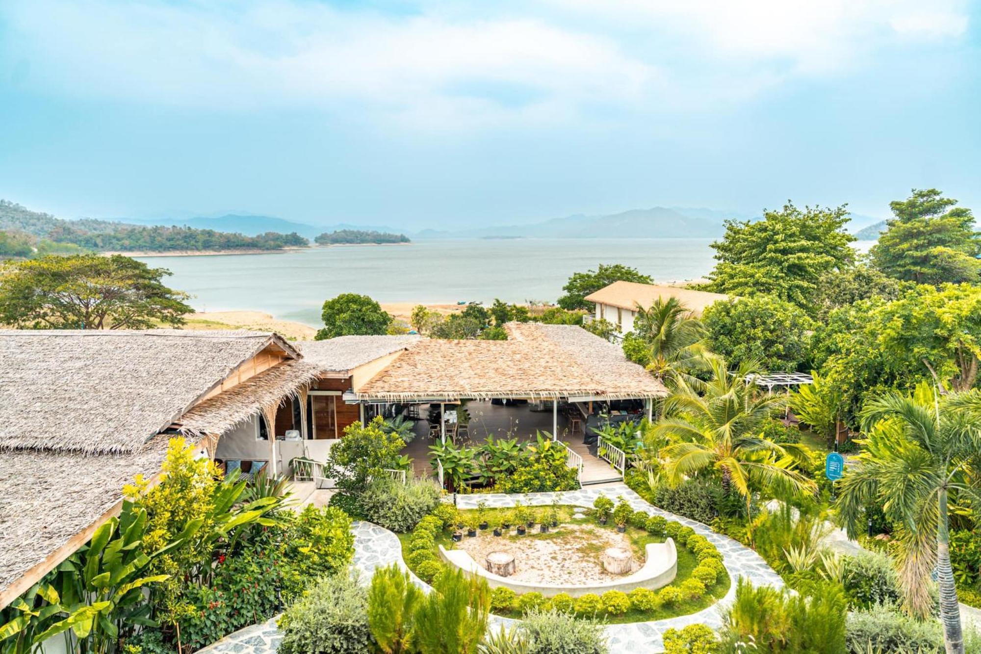 Le La Lake Resort And Spa Kaeng Kachan Bagian luar foto